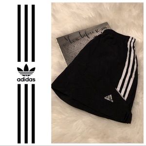 🖤 Adidas shorts!